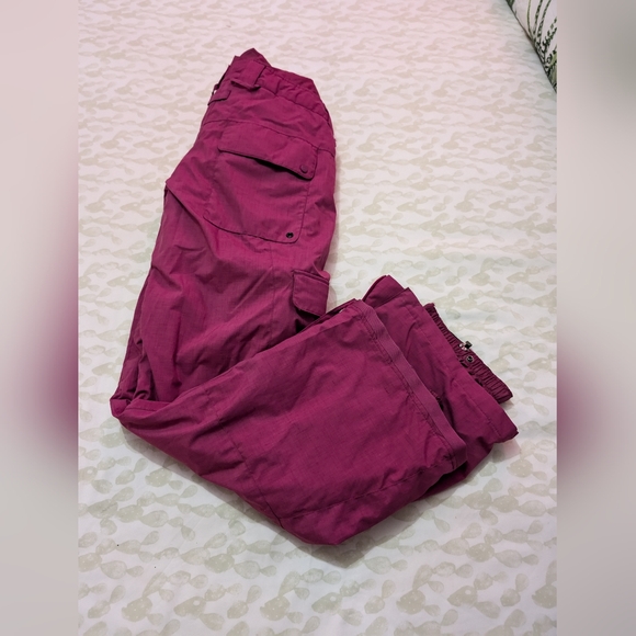 Woman's DC snow pants - Picture 2 of 3